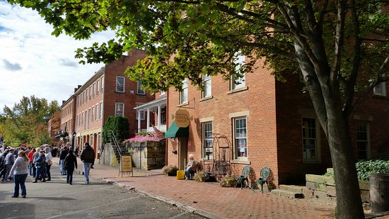 Roscoe Village